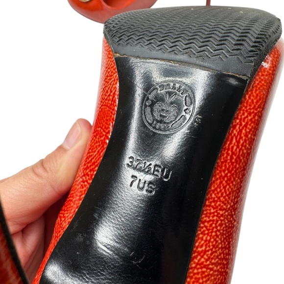 Bally Red Round Toe Pumps Heels - Picture 9 of 10